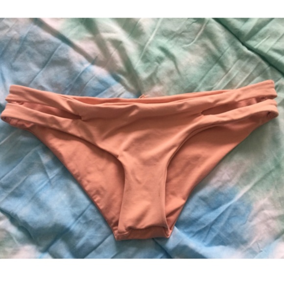 L*Space Sandy Estella Bikini Bottoms - Picture 2 of 5